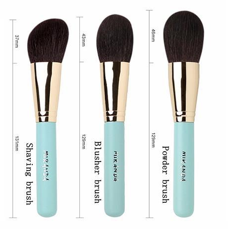 CAT-p014-large-grid: Pale aqua large brush specification grid
