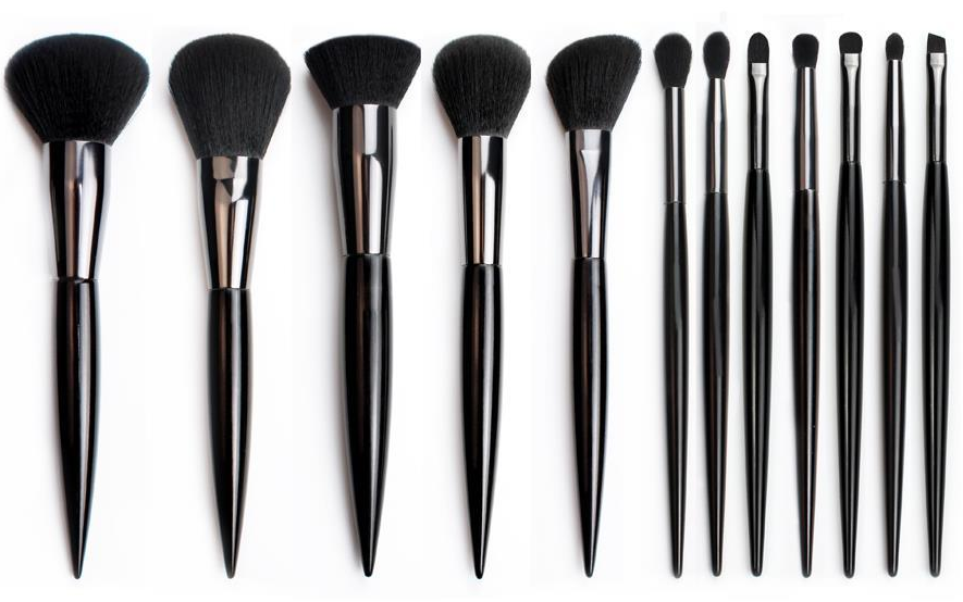 CAT-p034-set: Black pointed handles and reflective ferrule brush lineup