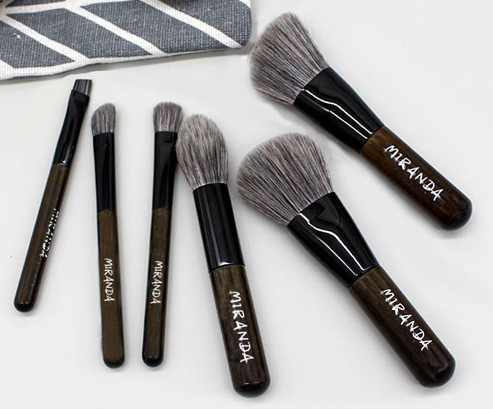 CAT-p041-travel-set: Six dark brown compact travel brushes