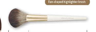 EN-p005-c03: Highlighter - White handles, gold-tone ferrules, pale brown heads