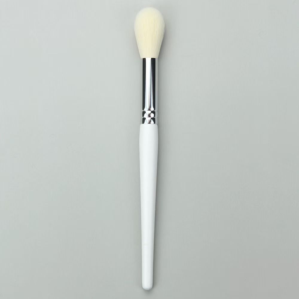 UP019: White-handle brush with a slender tapered pale head