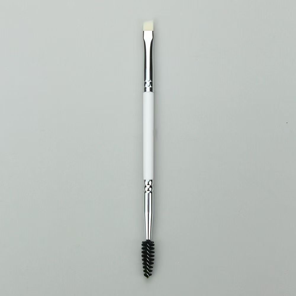UP021: White-handle angled-and-spoolie brow brush