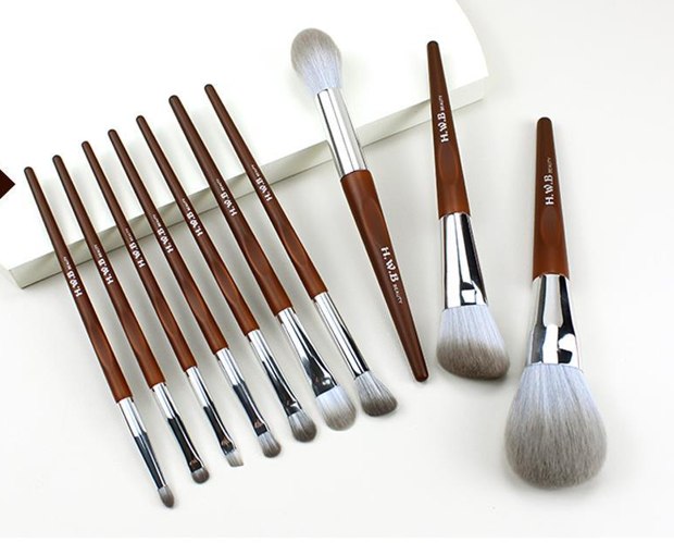 Brown handles silver-tone ferrules grey bristle collection