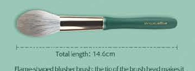 Tapered face - Green handles, gold-tone ferrules, pale brown/cream brush heads