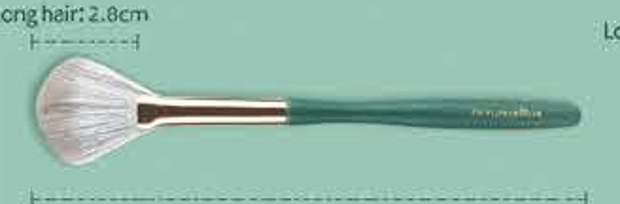 Nose contour - Green handles, gold-tone ferrules, pale brown/cream brush heads