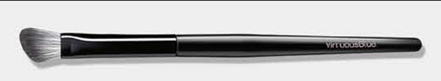 Angled nose contour - Black handles and ferrules; gray/white heads