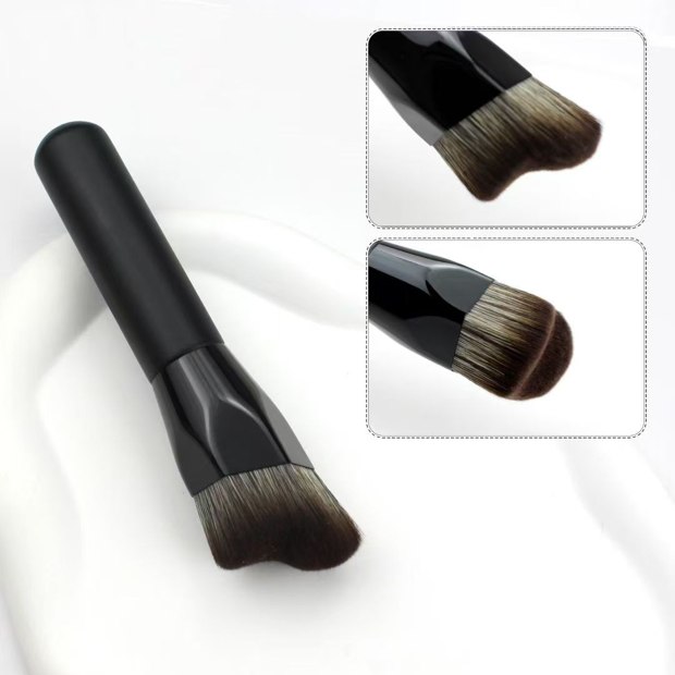 Short black handle with a double-lobed brown head