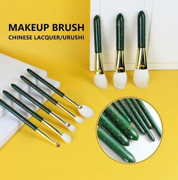 Dark-green patterned eight-brush collection