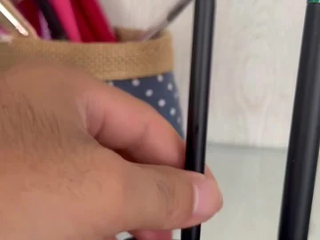 Another angle of the black-handle detail brush