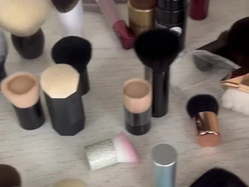 Another view of the mixed compact brush display