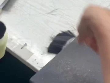 Work mat, loose fibres and small brush components