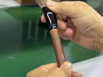 Close view of the handle and ferrule connection